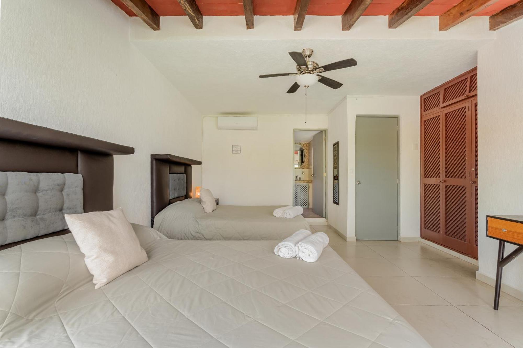 Chic Lagoon Front Villa By Casa Paraiso Cancún Eksteriør billede